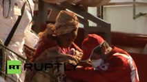 Méditerranée : quelques 900 migrants secourus par un remorqueur italien et débarqués en Sicile