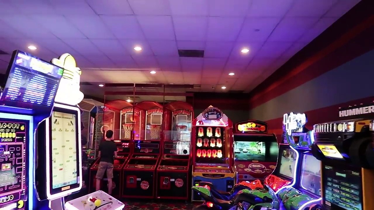 Disney's All Star Movies Resort Tour | Hotel Grounds Walking Tour, Food & Pool Locations!