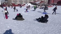 Bursa-Uludağ'da Poşetli Kayak