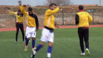 Nijeryalı futbolcudan Mehmetçik için asker selamı