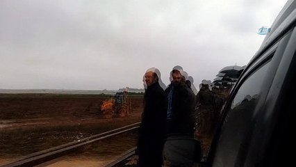 Askeri araç devrildi: 2 asker kayıp