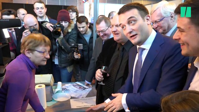 Florian Philippot défie Marine Le Pen... dans une course d'escargots