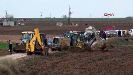 Zırhlı araç sele kapıldı 2 asker kayıp