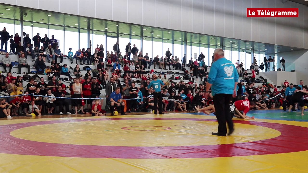 Back-hold. Guingamp capitale de la lutte celtique écossaise !