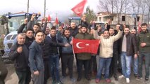 Traktörlerle Askerlik Şubesine Gelip Afrin'e Gitmek İstediler