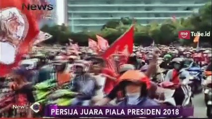 Momen saat Balai Kota DKI Dipadati Jakmania