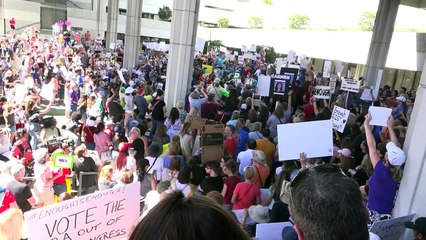 Estudiantes reclaman a Trump en acto contra armas en EEUU