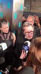 النجم Gary Oldman يصل  إلى حفل توزيع جوائز الـ "بافتا"