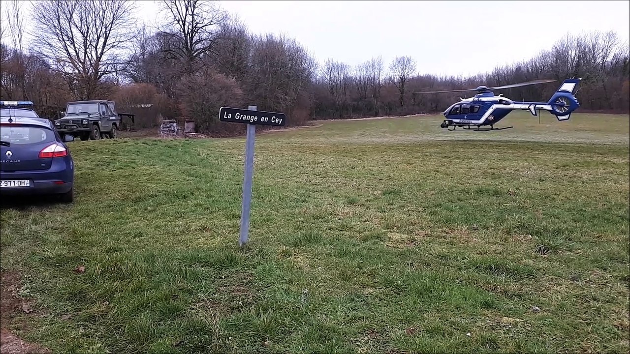Crash d'un avion à La Chailleuse : l'hélicoptère de la gendarmerie sur les lieux