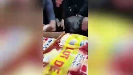 Todo por una Nutella   locura y peleas por descuentos del 70 por ciento