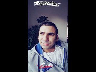 Hesap Yaparken Karısını İğneleyen Adam