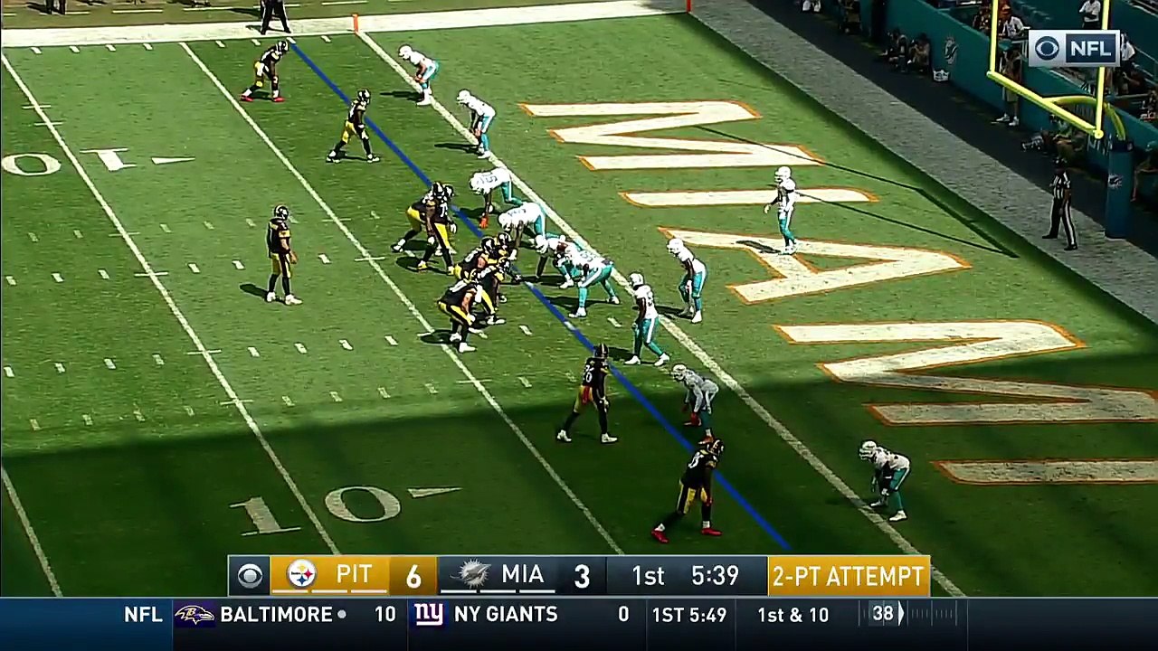2016 - Le'Veon Bell leaps to pull in 2-point conversion reception