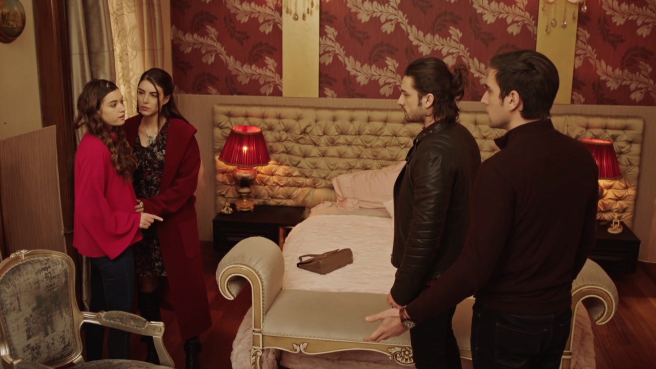 Fazilet Hanım ve Kızları 35. Bölüm İpler Geriliyor