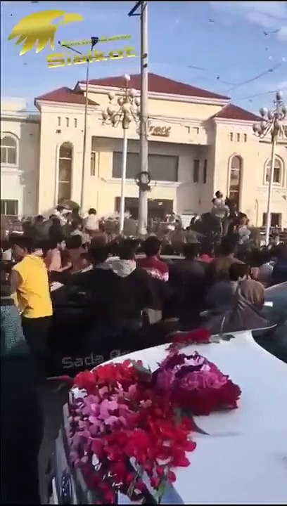 People gone insane During Looting Barat