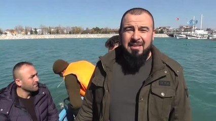 Afrin Şehitleri İçin Buz Gibi Göl Sularında Yüzdüler