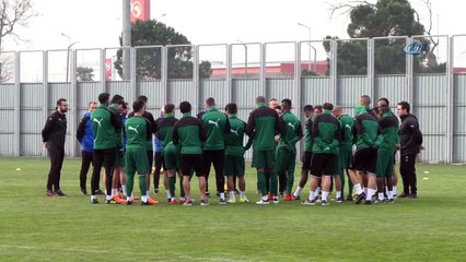 Bursaspor’da Sow döndü, Badu’dan kötü haber