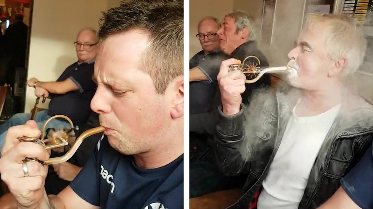 La blague de la pipe dans un pub aux Pays de Galles