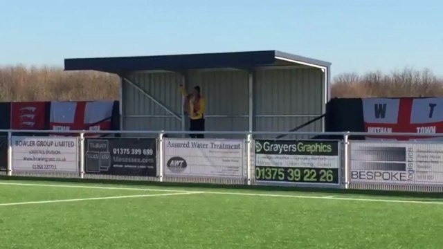 Passionate football fan spends 90 minutes cheering by himself