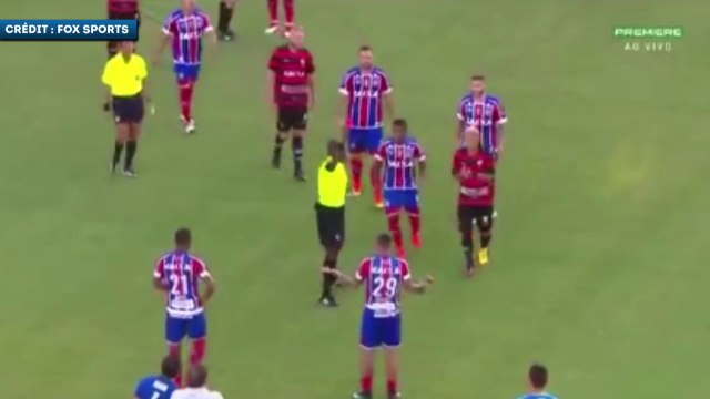 Brésil : 10 cartons rouges et match arrêté