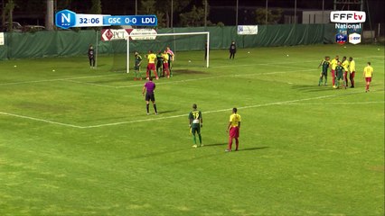 Corner directement dans les bras de MAURY.