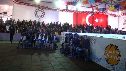 Mardin'de buz pisti ilgi gördü