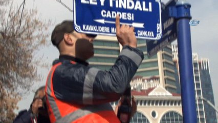 ABD Büyükelçiliğinin önündeki tabela 'Zeytin Dalı' olarak değiştirildi