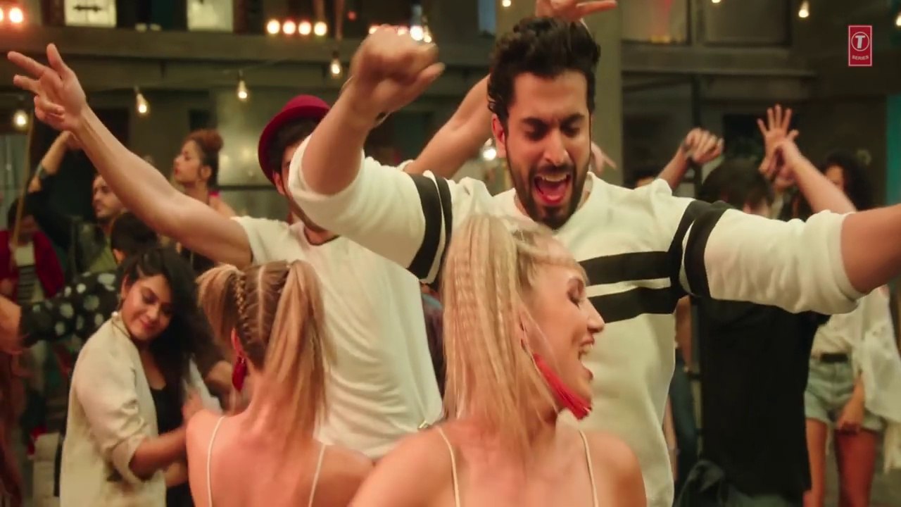 Guru_Randhawa__Kaun_Nachdi_Lyrical_Video___Sonu_Ke_Titu_Ki_Sweety___Neeti_Mohan