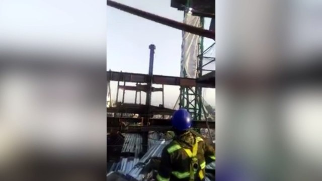 Cuando baila todo un rascacielos por un terremoto y estás arriba del todo