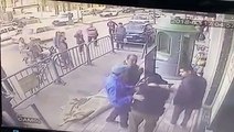 أمين شرطة ينقذ طفلا عقب سقوطه من 