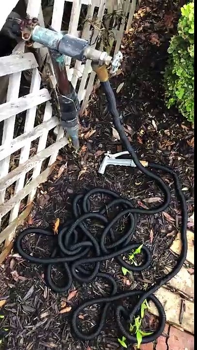 Effet « serpent » avec un tuyau d'arrosage