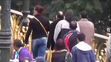 La technique de cette bande de voleurs pour braquer des portables est incroyable