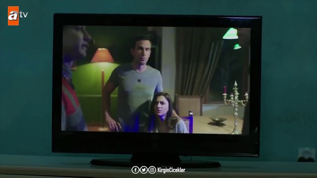 Kızlar korku filmi izlerse! - Kırgın Çiçekler 110.Bölüm