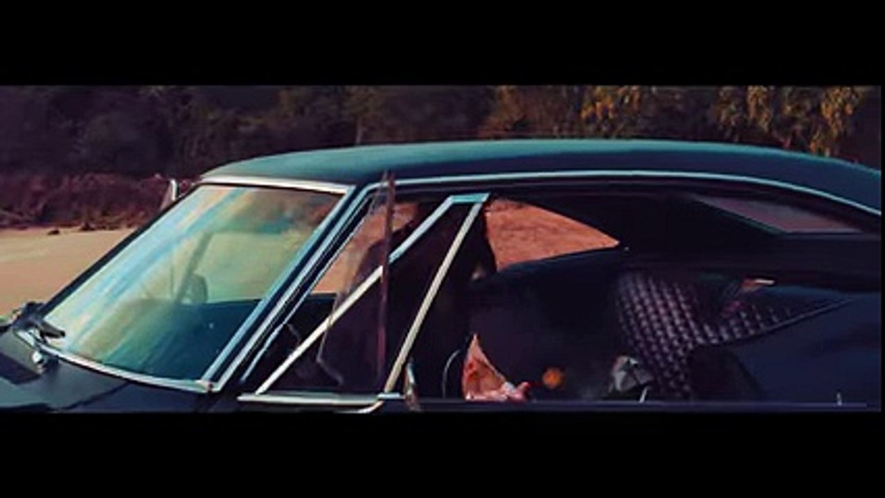 Bad Bunny - Amorfoda - Video Oficial