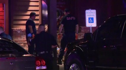 美 외식하려던 일가족 총격... '총기규제' 열기 고조! / YTN