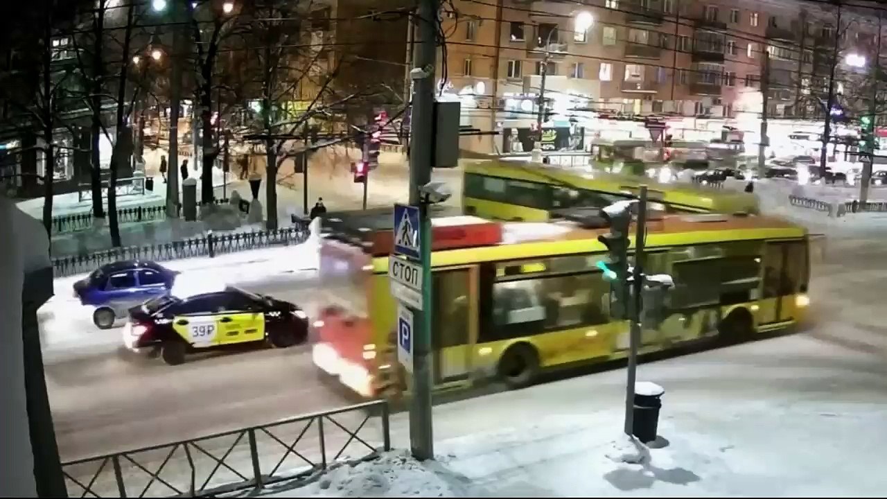 CRAZY BUS DRIVING FAILS WEEK 1 MARCH 2017