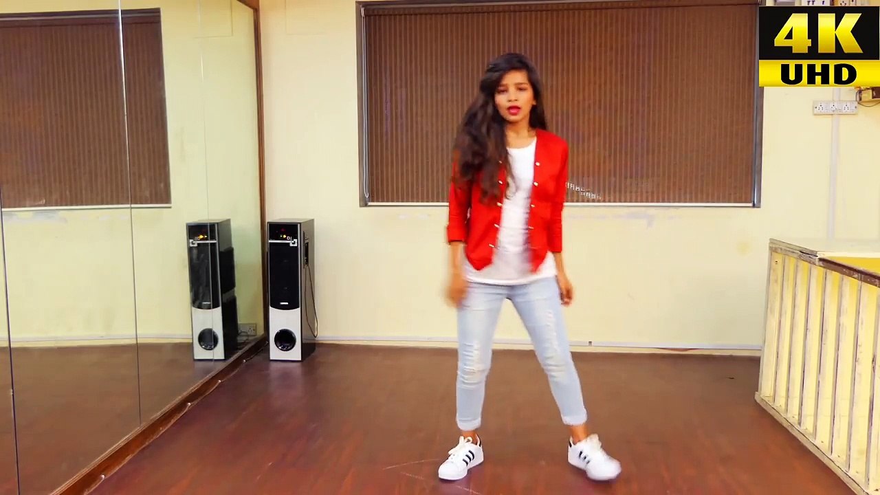 Tu_Cheez_Badi_Full_Video___Machine___Mustafa___Kiara_Advani__Udit_Narayan_Neha_K