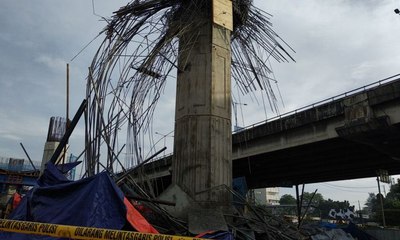 Tiang Girder Tol Becakayu Ambruk Diduga karena Kelalaian