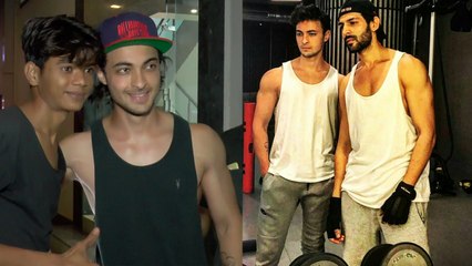 Aayush Sharma Spotted at the Gym Greeting Fans 💪