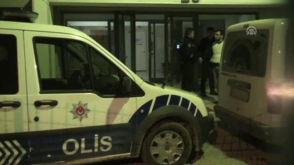 Abisini Bıçakladı Teslim Olmamak İçin Kendini Eve Kilitledi