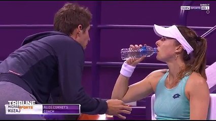 Alizé Cornet se dispute avec son coach (et compagnon) en plein match