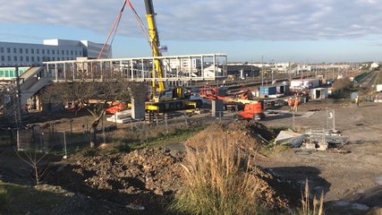 Pose de la passerelle gare nord
