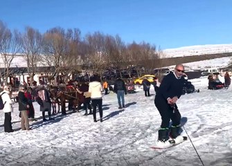 Çıldır Gölünde Buz Sörfü