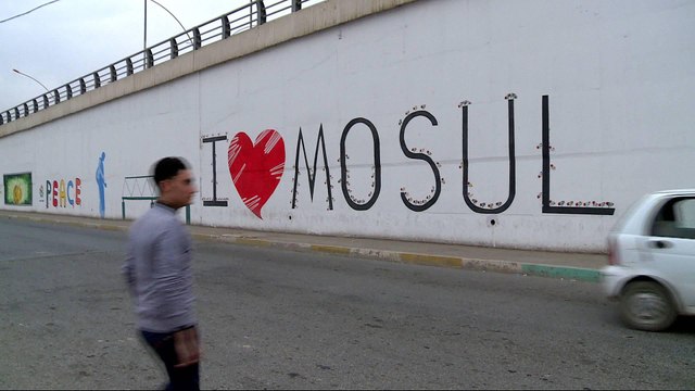 Iraqis volunteers to rebuild their war-torn country