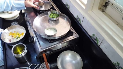 Methi Na Dhebra recipe in Hindi - मेथी ना ढ़ेबरा रेसिपी