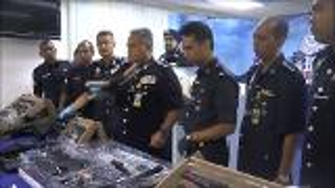 Businessman arrested for peddling fake firearms