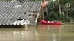 Heavy flooding in southern Thailand leave thousands stranded