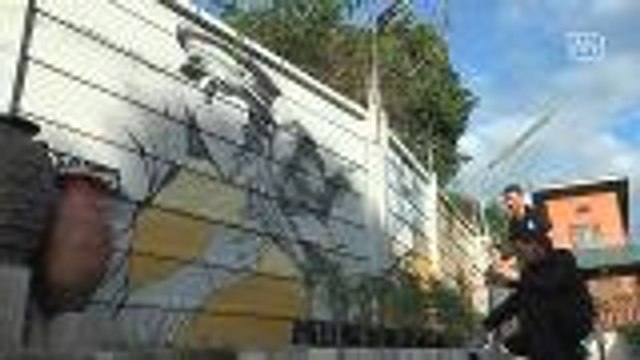 Residents in Nakhon Ratchasima paints King Bhumibol mural as a means to honour him