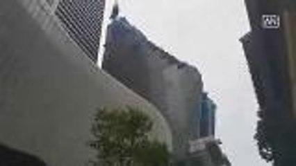 Bangkok residents freaks out over "slanted" building