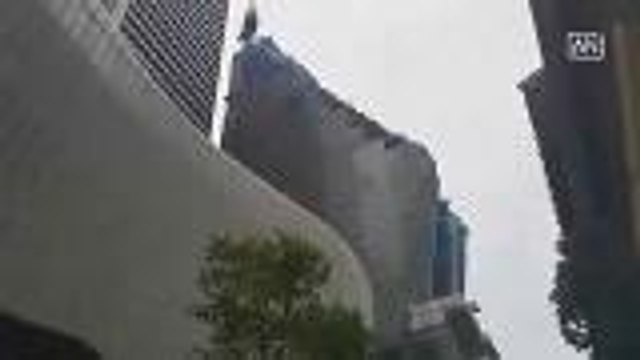 Bangkok residents freaks out over slanted building