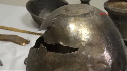 Otelde 2 Bin 200 Yıllık Olduğu Belirtilen Tarihi Altın Taç Ele Geçirildi